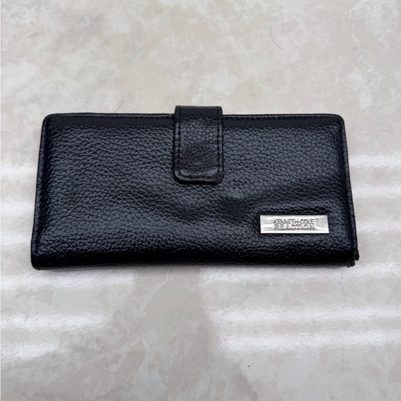 New Kenneth Cole Reaction Wallet - Picture 1 of 3